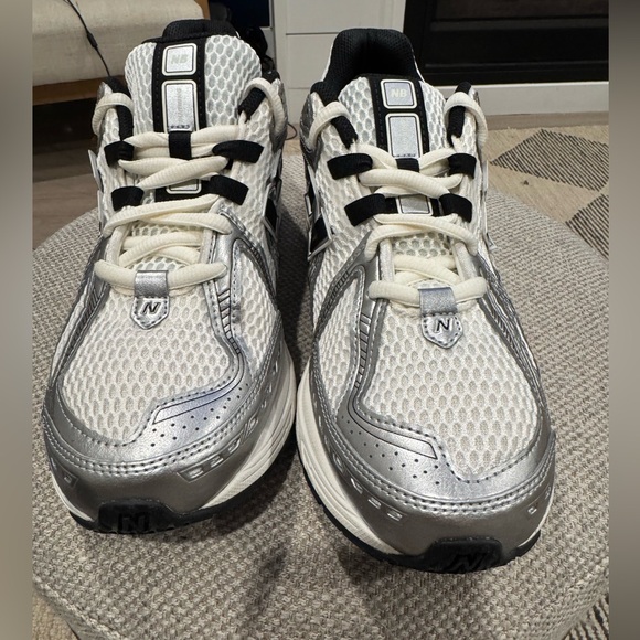 New Balance 1906R Silver Metallic Black Men’s 10.5 New Without Box
